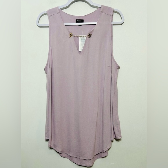 New! Torrid Iris Crepe Chainlink Tank Blouse - Picture 2 of 7